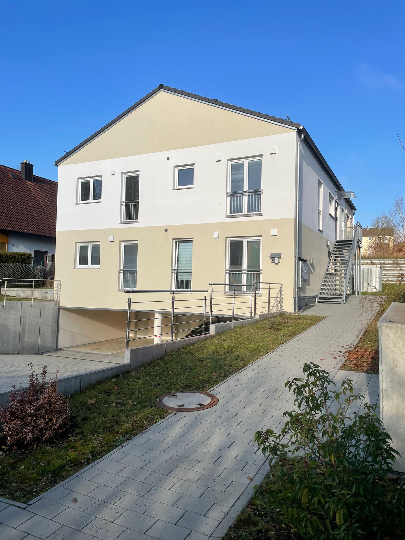 Attraktive Kapitalanlage – Vermietete 2-Zimmer-Erdgeschosswohnung in Weiden in 92637 Weiden in der Oberpfalz